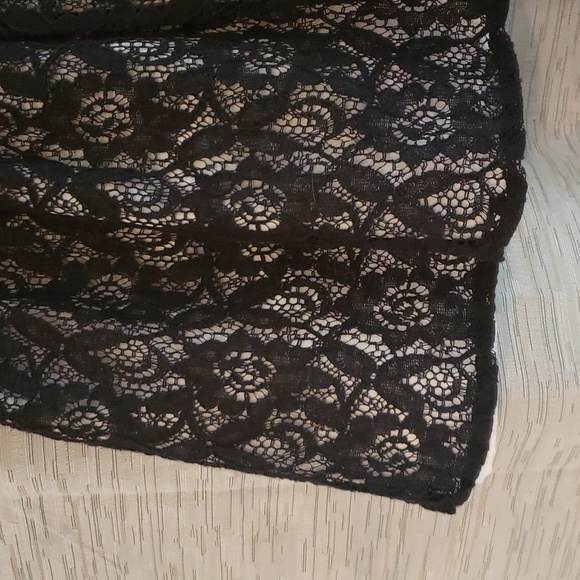 ✨Host Pick✨ 3-6mths Heirloom Christmas Dress - Picture 5 of 7